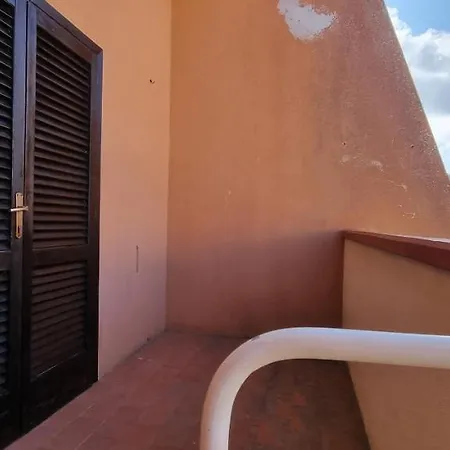 La Casina Di Adina * 阿祖罗港